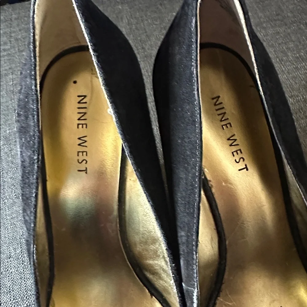 Nine West Size 7 Faux Suede Black‎ Wedge Shoes